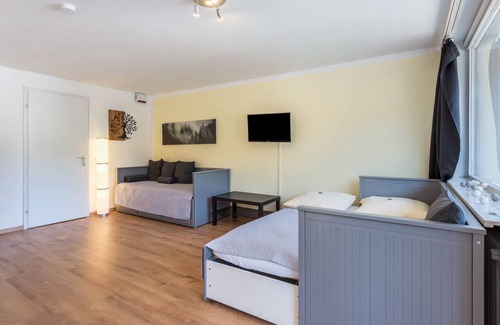 St. Blasien Apartment | Studio Apartment 'Kloster Meister Haus 12' with Balcony and Wi-Fi