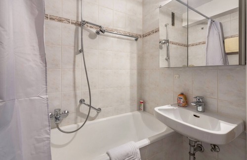 St. Blasien Apartment | Studio Apartment 'Kloster Meister Haus 12' with Balcony and Wi-Fi