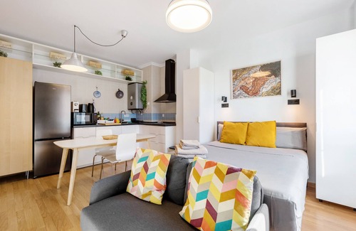 La Goleta Apartment | Studio Apartment 'La Casa De La Muralla' with Balcony, Wi-Fi and Air Conditioning