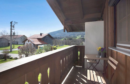 Teisendorf Apartment | Studio Apartment 'Lackner' with Mountain View, Balcony and Wi-Fi