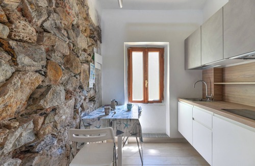 Rio Marina Apartment | Studio Apartment 'Loft Maestrale' with Wi-Fi and Air Conditioning
