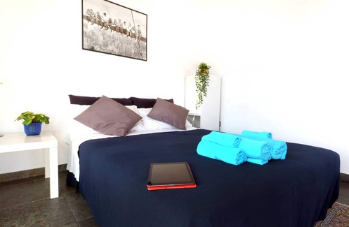 Province of Cagliari Apartment | Studio Apartment "Lorenzo" with Sea View, Terrace & Wi-Fi