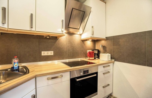 Baltrum Apartment | Studio Apartment "Lüttje Düne" with Balcony, Shared Outdoor Space & Wi-Fi