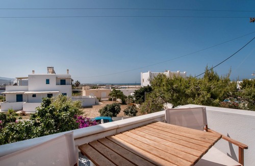 Mikri Vigla Apartment | Studio Apartment 'Maroulis Studios - 5' with Private Garden, Wi-Fi and Air Conditioning