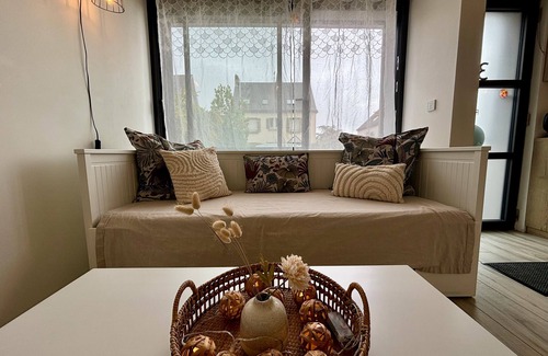 Larmor-Plage Apartment | Studio Apartment 'N32b 350m Des Plages' with Wi-Fi and Air Conditioning