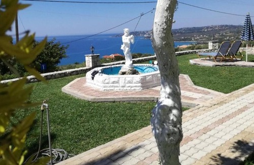 Vlachata Apartment | Studio Apartment 'Ocean Front 1' with Sea View, Wi-Fi and Air Conditioning