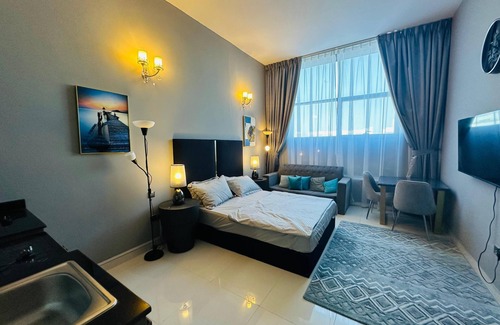 Jumeira 3 Apartment | Studio apartment on suitable location shiekh zayed road