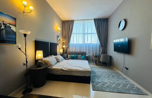 Jumeira 3 Apartment | Studio apartment on suitable location shiekh zayed road