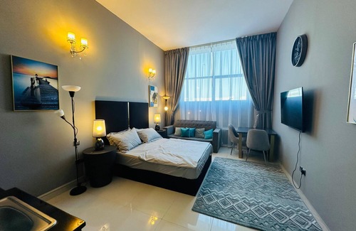 Jumeira 3 Apartment | Studio apartment on suitable location shiekh zayed road