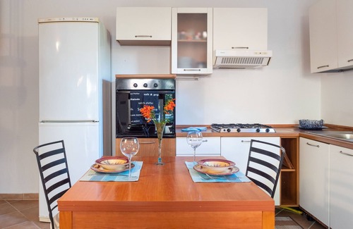 Monte Petrosu Apartment | Studio Apartment with Wi-Fi, Air Conditioning & Terrace