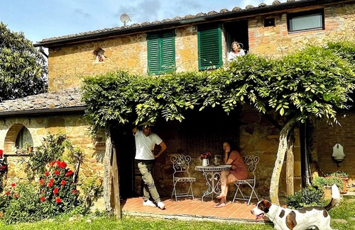 Siena Apartment | Studio apartment with private garden and vineyard view