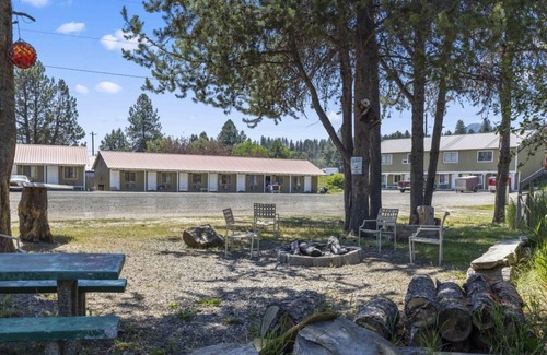 Cascade Apartment | Studio at Birch Glen Lodge: Mountain Retreat with Firepit
