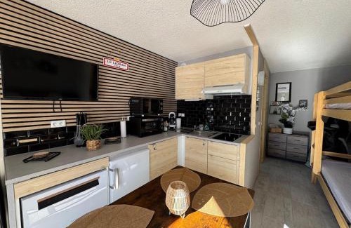 Laveissiere Apartment | Studio au pied des pistes avec accès privé par son balcon