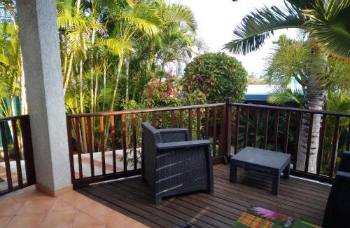 Les Avirons Apartment | Studio aux AVIRONS pour 2 personnes, avec piscine