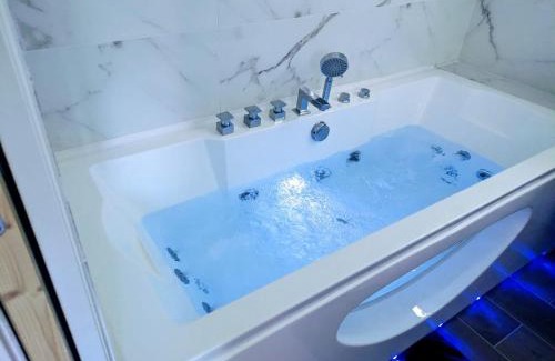 Les Baumettes Apartment | Studio avec balnéo proche plage