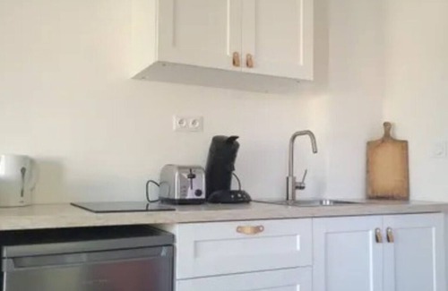 Fontienne Apartment | Studio Avec Terrasse Très Lumineux