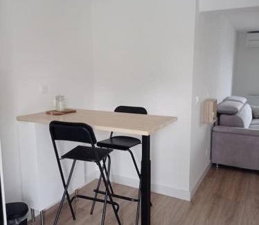 Louhossoa Apartment | Studio avec terrasse