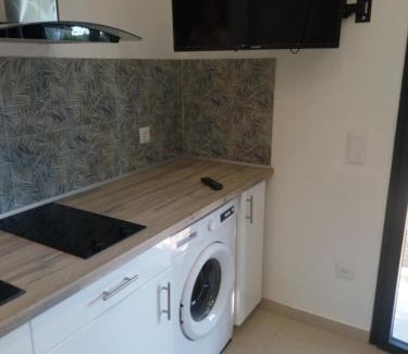 La Garde House | Studio avec terrasse indépendant en villa