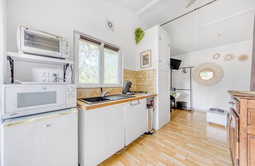 Hourtin Apartment | Studio 'Bleu Nature - Hourtin, Medoc' with Private Terrace, Wi-Fi and Air Conditioning