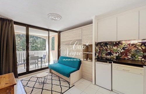 Le Lavandou Apartment | Studio cabine entièrement rénové classé 2 étoiles à 50m de la plage de Pramousquier
