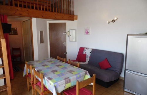 Marseillan Plage Apartment | Studio cabin mezzanine apt, 4-6 sleeps, private parking, near beach