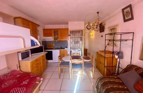 Couiza Apartment | Studio cabine 20m², 4 pers, proche commerces, balcon, parking - FR-1-758-32