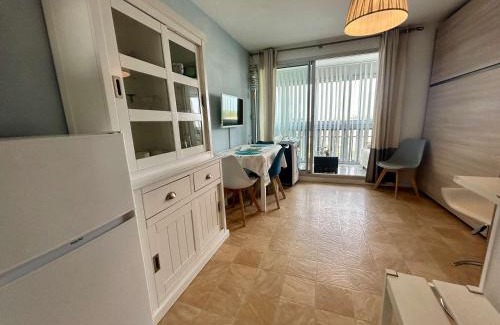 Saint-Cyprien Plage Apartment | Studio cabine 4 pers avec piscine et parking - FR-1-225D-223