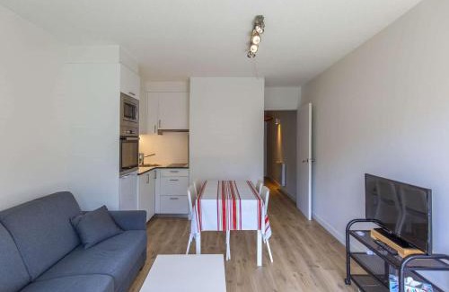 Eaux-Bonnes Apartment | Studio cabine 6 pers, pistes à proximité, balcon, cave à skis, cuisine équipée - FR-1-400-110