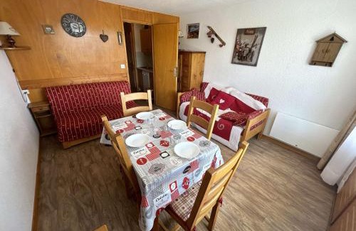 Les Saisies Apartment | Studio cabine aux Saisies, 5 pers, balcon exposé sud - FR-1-594-109