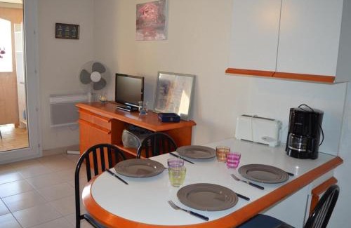 Banyuls-sur-Mer Apartment | Studio cabine Banyuls 4 pers, vue mer, parking, WiFi - FR-1-225C-1