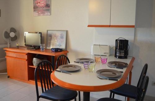 Banyuls-sur-Mer Apartment | Studio cabine Banyuls 4 pers, vue mer, parking, WiFi - FR-1-225C-1