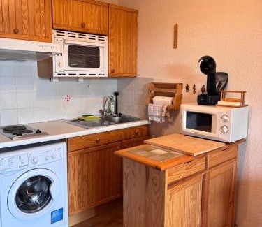 Pyrenees 2000 Apartment | Studio cabine chaleureux à Pyrénées 2000 - WiFi et parking privé