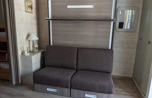 Valloire Apartment | Studio cabine pour 3 personnes avec balcon Ouest, au centre de Valloire, proche commerces et ski - FR-1-263-461