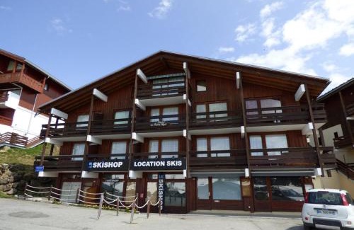 Les Saisies Apartment | Studio cabine pour 4 personnes avec balcon exposé sud, au cœur des Saisies - FR-1-594-108