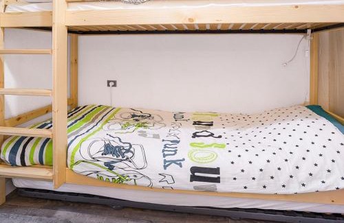 Villard-de-Lans Apartment | Studio cabine rénové avec parking couvert et casier à ski, proche centre - FR-1-515-96