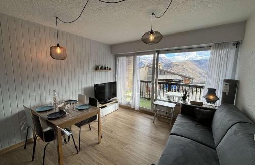 Auris Apartment | Studio cabine rénové, 4 couchages, pied des pistes, parking, balcon sud - FR-1-297-160