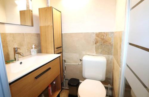 Le Grau-Du-Roi Apartment | Studio cabine rénové climatisé proche plage pour 4 pers - FR-1-307-206