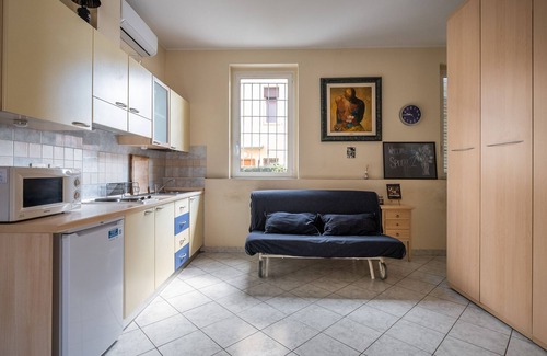 Historic Center Apartment | Studio Calari with Terrace by Wonderful Italy