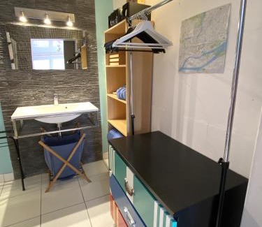 Bouguenais Apartment | Studio calme avec terasse et parking