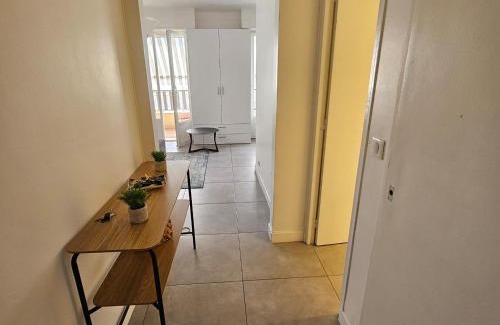 Prado - Republique Apartment | Studio Cannes le Val D'or Chez Lisa