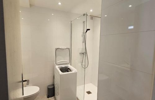 Prado - Republique Apartment | Studio Cannes le Val D'or Chez Lisa