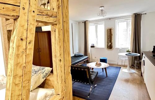 Historic Center Apartment | Studio Cathédrale