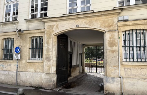 Rouen City Centre Apartment | Studio Centre Ville Tout Confort Avec SDB Équipée Dune Baignoire Jacuzzi