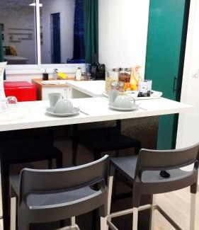 Chazelles-sur-Lyon Bed & Breakfast | Studio Chambre double RDC