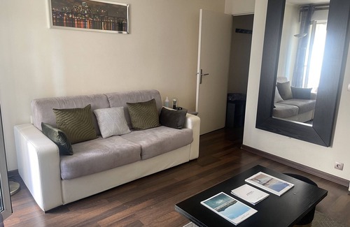 Cœur de Ville Apartment | Studio Chic et Cosy Niché à 2 pas de La Défense