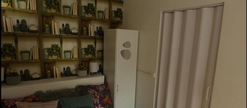Coulommiers Apartment | studio climatisé, indépendant avec baie vitrée et jolie terrasse