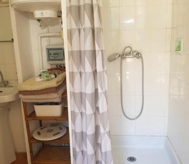Le Beausset Apartment | studio complet calme absolu