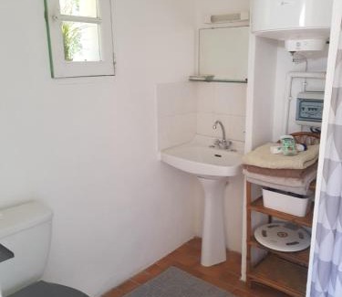 Le Beausset Apartment | studio complet calme absolu