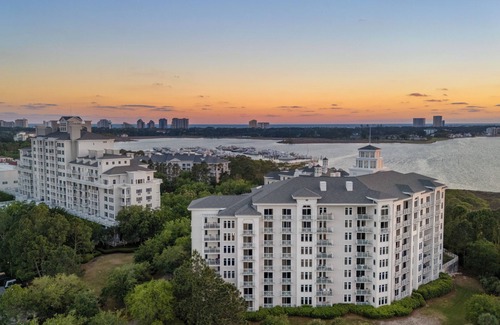 Baytowne Wharf Condo | Studio Condo in Luxe Sandestin Resort w/Balcony, Pool, + Walk to Baytowne Wharf