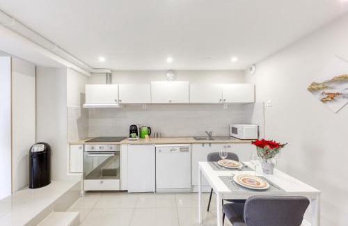 Les Stades Apartment | Studio cosy - 35m2 - Paris -Disneyland - Rer A